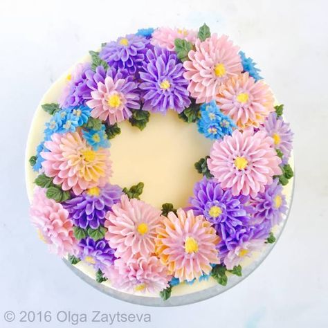 Flower Wreath Cake, Korean Buttercream, Wreath Cake, Hot Cake, Cold Cake, Buttercream Flower, Buttercream Flower Cake, Aster Flower, Buttercream Cakes