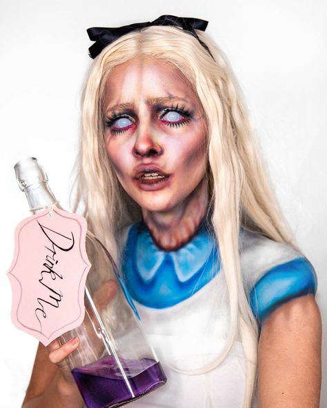 Ghost Halloween Makeup, Horror Disney, Charlotte Roberts, Disney Character Makeup, Alice In Wonderland Makeup, Wonderland Makeup, Spfx Makeup, Horror Make-up, Face Art Makeup