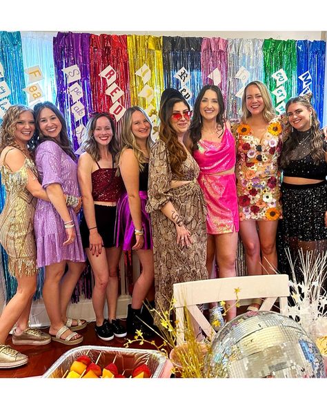 Fifteen Taylor Swift Birthday, Taylor Swift Fifteen Birthday, Feeling 22 Birthday Ideas Taylor Swift, Fifteenth Birthday Taylor Swift, Eras Tour Birthday Party, 22 Themed Birthday Party Taylor Swift, Taylor Swift Birthday Party Ideas, Champagne Birthday, Taylor Swift Party