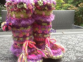 Ravelry: PattyLaBell - patterns Mukluks Pattern, Crochet Fairy, Crochet Needlework, Boho Boots, Crochet Boots, Fairy Clothes, Funky Shoes, 2024 Style, Crochet Baby Shoes