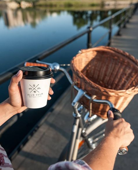 Allo Vélo on Instagram: “Good coffee and good bike ride on the Canal. The perfect combo for this beautiful Saturday in Montreal.  #allovelomtl #velolifestyle…” Coffee Bike, Riding Bike, Bike Rider, Best Coffee, Bike Ride, Cool Bikes, Cafe Racer, Coffee Maker, Bicycle