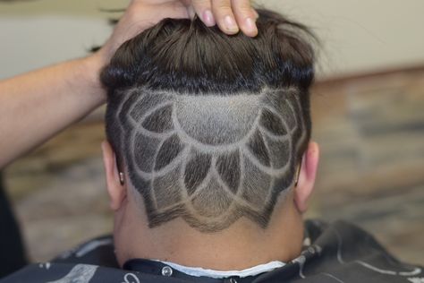 Lotus hair design Undercut Hair Designs, Undercut Hairstyles Women, Undercut Designs, Undercut Long Hair, Half Shaved Hair, Shaved Hair Designs, Shaved Nape, Haircut Designs, Fast Hairstyles