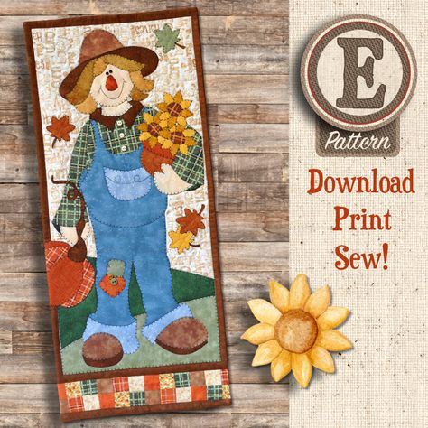 Scarecrow Quilt Pattern, Quilted Wall Hangings Patterns, Quilt Halloween, Easy Crochet Basket Pattern, Freebies Pattern, Easy Diy Halloween Decorations, Wool Applique Patterns, Quilt Retreat, Wooden Bear