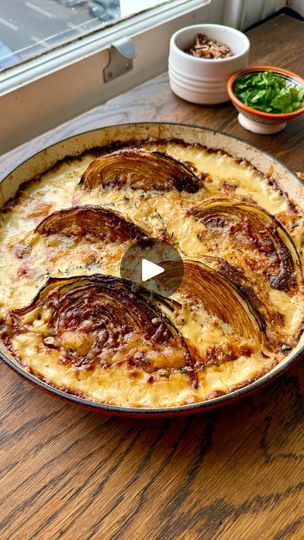 Cabbage And French Onion Gratin, Cabbage French Onion Gratin, Cheesy Cabbage And French Onion Gratin, Cheesy French Onion Cabbage, Onion Gratin, Cheesy Cabbage, Vegetarian Casserole Recipes, Fresh Green Salad, Cabbage Recipes Healthy