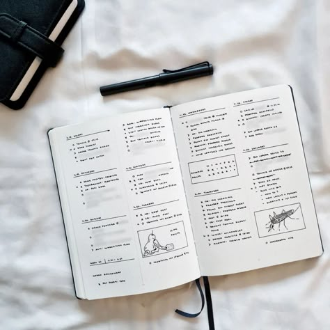 Minimal bullet journal daily spread Minimal Journal Aesthetic, Daily Bullet Journal Layout Ideas, Daily Bujo Spread, Minimalist Journal Ideas, Bujo Daily Spread, Good Notes Daily Planner, Memory Journals, Minimal Bullet Journal, Bujo Daily