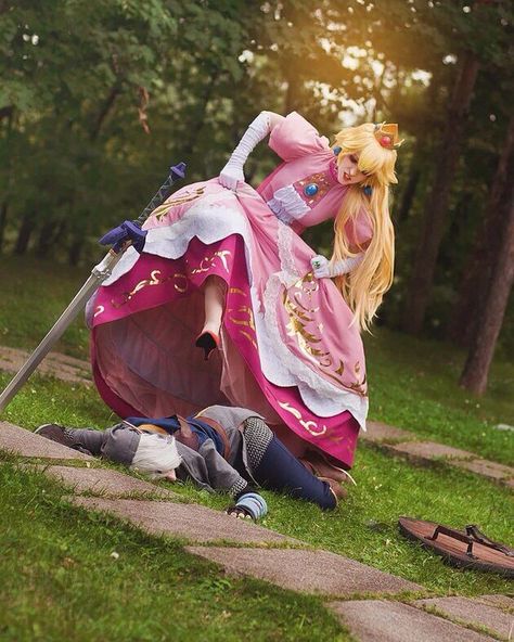 Cosplay Princess Peach, Princesa Peach Cosplay, Princess Peach Cosplay, Peach Cosplay, Peach Clothes, Super Mario Princess, Peach Mario, Mario Fan Art, Nintendo Princess