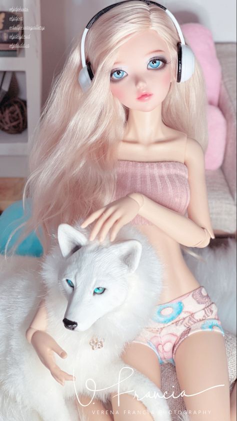 Minifee alicia head in a Myou Body 🥳🥳 Bjd Photography, Dolls Photography, Doll Photography, Pretty Dolls, Bjd Dolls, Dolls, Disney Princess, Disney Characters, Disney