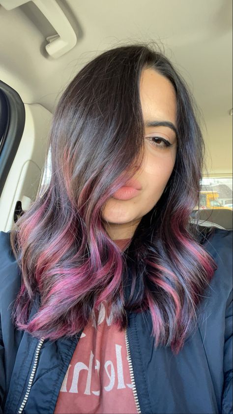 Pink highlights on brown hair Purple Highlights Brown Hair, Purple Blonde, Pink Hair Streaks, Pink Hair Highlights, Dyed Hairstyles, Hair Color Inspiration, Underneath Hair Color, Blonde Dye, Underneath Hair