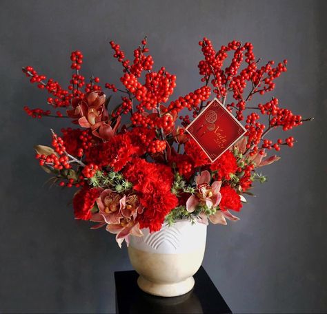 Chinese New Year Flower Bouquet, Chinese New Year Floral Arrangement, Cny Flower Arrangement, Decor Tet, Chinese New Year Flower, Floral Designs Arrangements, Chinese New Year Party, Flower Arrangement Designs, Chinese New Year Decorations