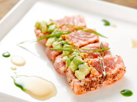 Raw Fish Recipes, Salmon Tataki, Tuna Ceviche, Food Nyc, Fennel Pollen, Seafood Entrees, Nyc Food, Japanese Cooking, Cooking Chef