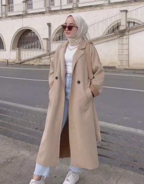 Muslimah Fashion Casual, Modest Winter Outfits, Errands Outfit, Colour Combinations Fashion, Casual College Outfits, Modest Fits, Winter Fashion Outfits Casual, Coat Outfit, Hijabi Outfits Casual