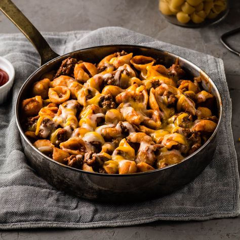 Cheeseburger Pasta Skillet, Pasta Skillet, Cheeseburger Pasta, Ready Set Eat, Skillet Pasta, Skillet Meals, Fondant Figures, Ground Beef Recipes, Ketchup