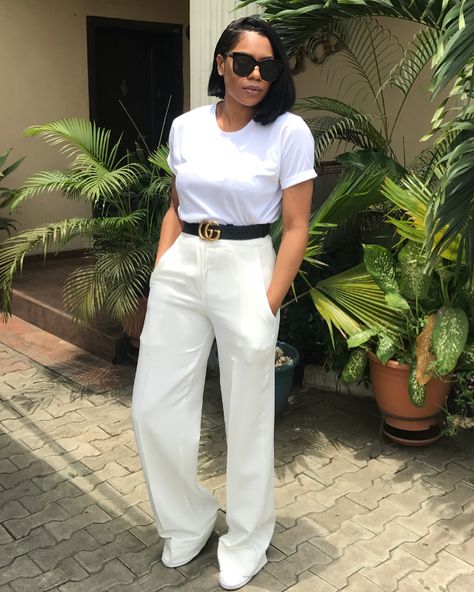 Cute Professional Outfits, Look Zara, Androgynous Style, Summer Uniform, White Look, Dressy Casual Outfits, Stylish Work Attire, Corporate Outfits, Effortlessly Chic Outfits