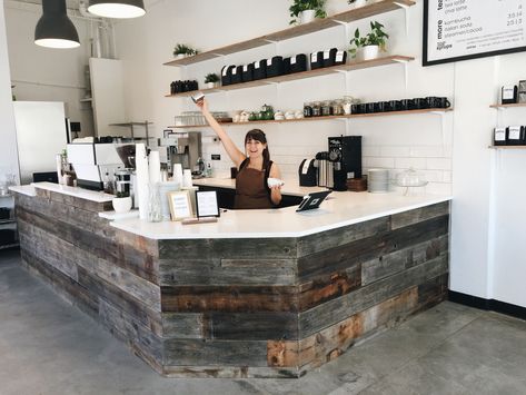 Mini Cafeteria, Chicago Coffee Shops, Coffee Shop Counter, Starting A Coffee Shop, Modern Coffee Shop, Smoothie Shop, Coffee Shop Business, Small Coffee Shop, Coffee Bar Design