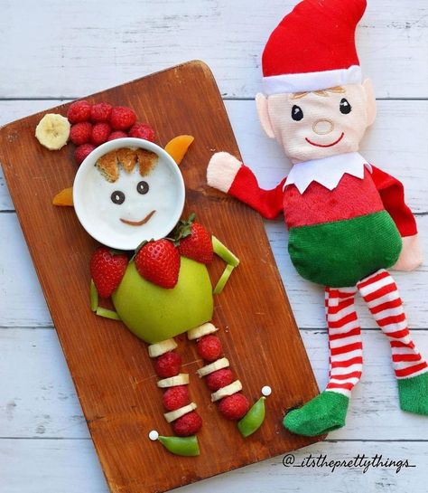 Elf Themed Party Food, Kids Christmas Snack Board, Elf Charcuterie Board, Elf Themed Christmas Party Food, Elf Themed Christmas Party, Elf Party, Theme Snack, Food Art For Kids, Elf Fun