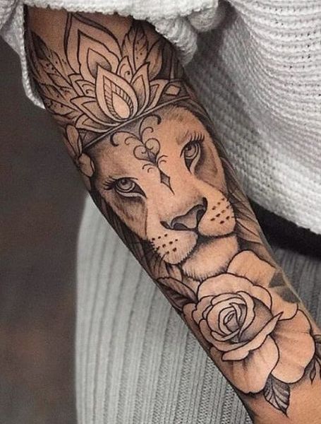 25 Popular Forearm Tattoos for Women in 2020 - The Trend Spotter Lion Forearm Tattoos, Inner Forearm Tattoo, Forarm Tattoos, Roses Tattoo, Forearm Tattoo Women, Hand Tattoos For Women, Leg Tattoos Women, Inspiration Tattoos, Dope Tattoos For Women