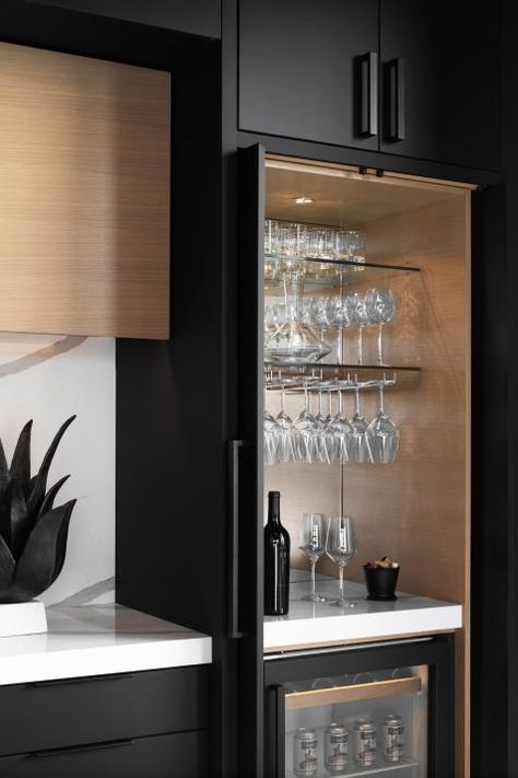 Modern Kitchen Images, Hanging Wine Glasses, Lakehouse Kitchen, Black Modern Kitchen, Hanging Wine Glass Rack, Wine Glass Storage, Black Color Palette, Beverage Center, Glassware Storage