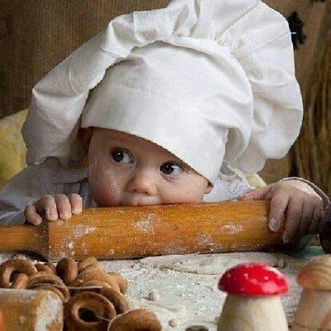 the baker Foto Kids, Kind Photo, Baby Fotografie, Foto Baby, Jolie Photo, Beanie Babies, Baby Photoshoot, 귀여운 동물, Baby Fever