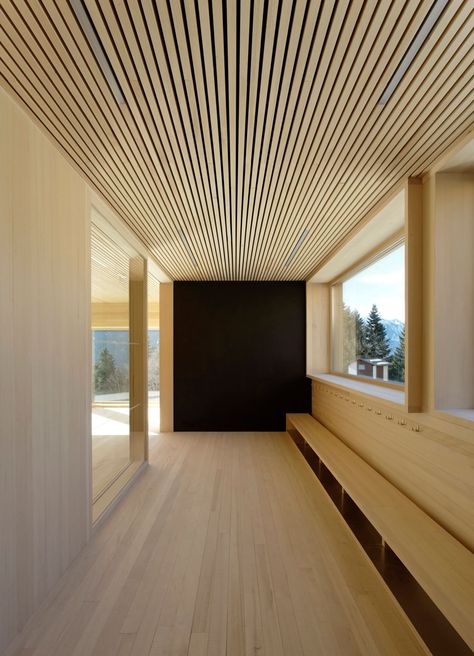 Timber Architecture, Timber Ceiling, Empty Room, Hus Inspiration, Wood Interiors, Wood Ceilings, Wooden Slats, The Ceiling, Basement Remodeling