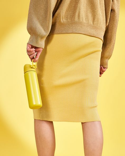 Brighten up your day with our Yellow 600ml Leak Proof Slim Water Bottle! Perfect for those who need a little extra sunshine (and hydration) on their adventures. Made from lightweight stainless steel, it offers spill-free sips with a one-handed flip-top. Durable, easy to clean, and fits perfectly in your bag—because even your water bottle should have style! ☀️💧 #EcoFriendly #Hydration #ReusableBottle #StaySunny Slim Water Bottle, School Car, Stainless Steel Containers, Yellow Theme, Kids Water, Reusable Bottle, Car Office, Disposable Cups, Kids Water Bottle