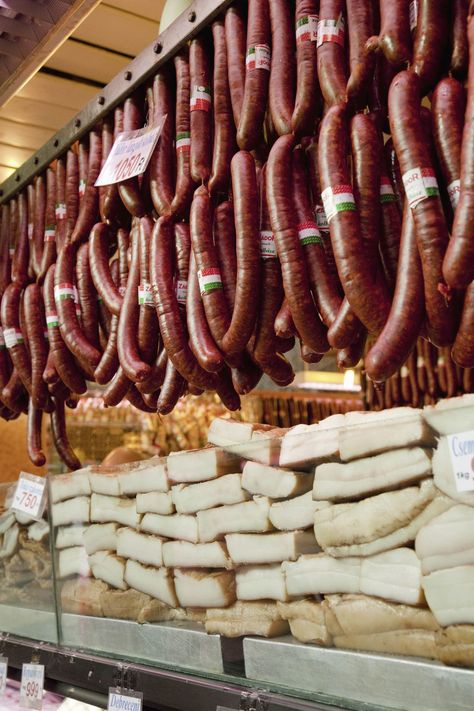 Learn about some of Hungary's sausages (kolbasz) and the many varieties from fresh to smoked and from boiled to cured. Kielbasa Sausage Recipes, Hungarian Sausage, Sausage Making Recipes, Home Made Sausage, Italian Salami, Homemade Sausage Recipes, German Sausage, Hungarian Food, Kielbasa Recipes