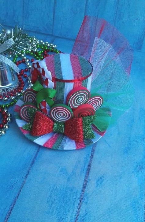 Christmas Headband Diy, Candy Headband, Top Hat Centerpieces, Diy Christmas Hats, Top Hat Headband, Christmas Headdress, Christmas Headband Baby, Headband Elastic, Christmas Party Photo