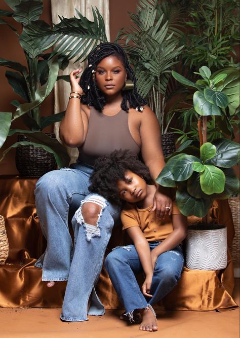 Mother And Son Picture Ideas Black, Mother Daughter Fun Photoshoot, Mother Son Photography Black, Black Mom Photoshoot, Mother Day Photoshoot Ideas, Mommy And Me Diy Photo Shoot, Mothers Day Poses Picture Ideas, Fun Mom And Daughter Photo Ideas, Black Mothers Day Pictures