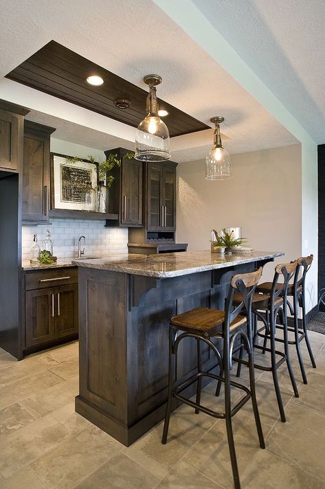 Kitchen With Bar, Basement Kitchenette, Basement Lighting, Bar In Casa, Basement Bar Designs, Basement Inspiration, Home Bar Design, Diy Basement, Basement Kitchen