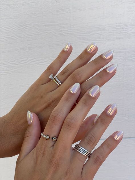 Aura nails in chrome Cute Short Acrylic Nails Chrome, Short Chrome Acrylics, Chrome Nails No Acrylic, Chrome Mani And Pedi, Simple Nail Ideas Chrome, Chrome Nails Summer 2023, Short Shellac Nails Chrome, Metallic Shellac Nails, Gel Nails Metallic