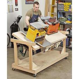 Makerspace Furniture, Tool Bench, Woodworking Bench Plans, Woodworking Shop Projects, Wood Magazine, Workbench Plans, Garage Work Bench, Woodworking Workbench, Woodworking Table