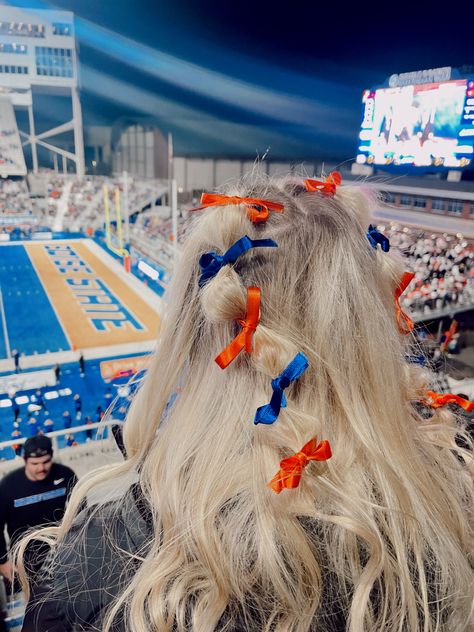 Orange And Blue Football Outfit, College Football Hairstyles, Gameday Hairstyles Football College, College Game Day Hairstyles, Game Day Hairstyles Football College, Fnl Hairstyles, Football Game Hair, Gameday Outfit Lsu, Football Game Hairstyles