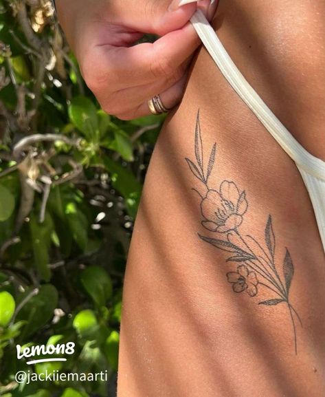 Ephemeral Tattoo, Tato Minimal, Basic Tattoos, Hip Tattoos Women, Petite Tattoos, Cute Tattoos For Women, Classy Tattoos, Discreet Tattoos, Dainty Tattoos