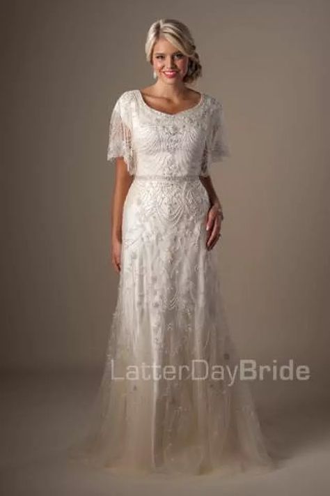 Wedding Dresses Beaded, Modest Wedding, Wedding Dresses Strapless, Beaded Wedding, Outfit Look, Modest Wedding Dresses, Perfect Wedding Dress, Wedding Dress Inspiration, Romantic Weddings