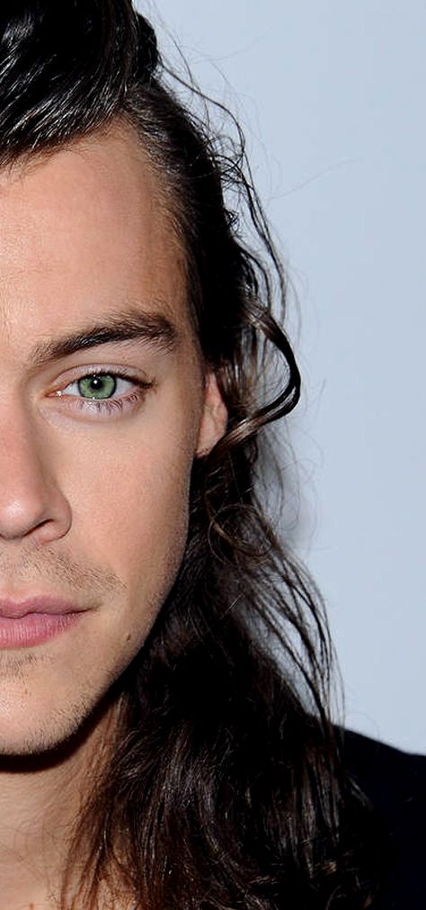 Belleza... Harry Styles Eyes, Beautiful Green Eyes, Harry 1d, Harry Styles Edits, One Direction Photos, Harry Styles Cute, Harry Styles Wallpaper, One Direction Harry, Harry Styles Pictures