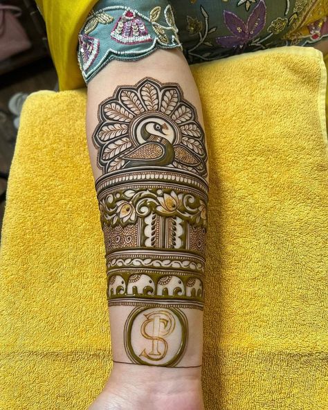 Basuri Krishna Flute Mehendi, Elbow Mehandi Design, Arm Mehndi, Mehndi Practice, Latest Mehndi Designs Wedding, Latest Finger Mehndi Designs, Beautiful Simple Mehndi Design, Wedding Mehendi, Indian Mehndi