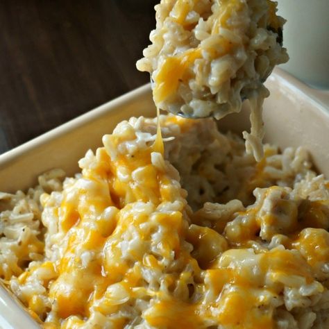 A spoonful of brown rice with cheese and chicken Cheese And Rice, Cheesy Chicken And Rice, Cheesy Chicken Rice, Creamy Chicken And Rice, Leftover Rotisserie Chicken, Chicken And Rice, Cheesy Chicken, Idee Pasto Sano, Chicken Casserole