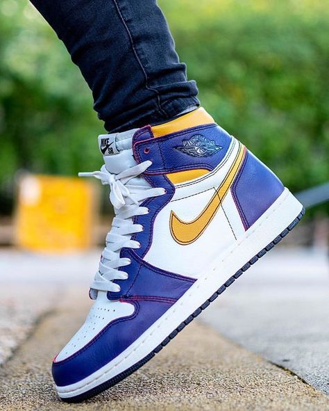 Air Jordan 1 High Defiant 1,Air Jordan 1 Nike SB,Air Jordan 1 Outfit Nike Training Shoes Women, Jordans Outfit Womens, Nike Running Shoes For Women, Sb Outfits, Shoes For Women Nike, Best Nike Running Shoes, Air Jordan 1 Outfit Women, Nike Sb Shoes, Jordan 1 Outfit Women