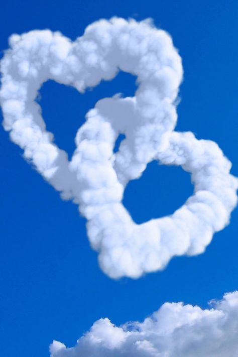 nuvens em forma de corações Corazones Gif, Heart In Nature, Siluete Umane, Valentines Wallpaper, I Love Heart, Heart Images, Wall Papers, Beautiful Pics, Happy Heart