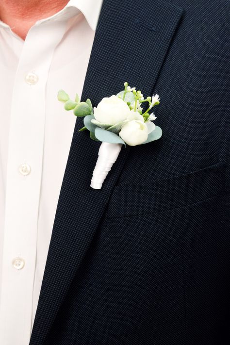 Wedding Father Of The Bride, Greenery Boutonniere, Silk Flower Boutonniere, Boutineer Wedding, Prom Boutonniere, Blue Boutonniere, Groom Style Wedding, Boutonnieres Prom, Smith Wedding