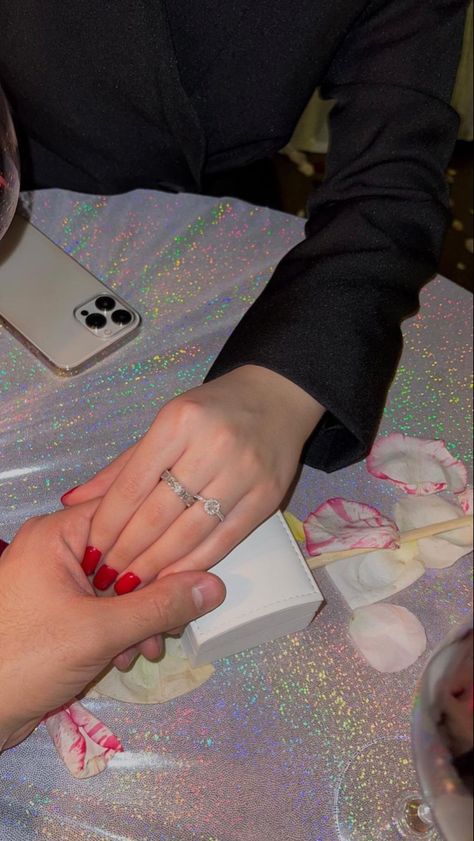 #engagement #ring #love #couple Engagement Ring Snapchat Stories, Couple Holding Hands Snapchat Real, Rings Snapchat, Diamond Ring Snapchat Story, Engagement Ring Fake Story, Engagement Snapchat, Love Couple, Simple Outfits, Snapchat