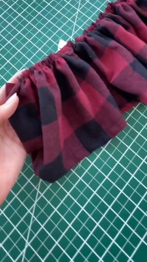 Cut the Bottom Off a Flannel....✂️ How To Add Lace To Bottom Of Shirt, Diy Flannel Shirt Refashion, Upcycle Clothes Diy Easy, Upcycle Button Down Shirt, Upcycled Fashion Refashioning, Flannel Shirt Upcycle, Flannel Refashion, Mens Shirt Refashion Dress, Flannel Around Waist