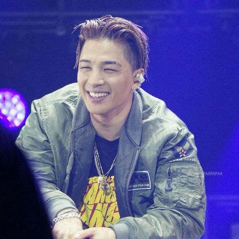 Taeyang. Beautiful smile Taeyang Smile, Taeyang Bigbang, Bigbang Taeyang, Beautiful Smile, Big Bang, Bigbang, Bangs, Pasta, Quick Saves