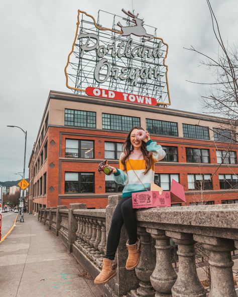 The Most Instagrammable Spots in Portland, Oregon Oregon Outfits, Portland Oregon Photography, Town Sign, Oregon Pictures, Crater Lake Oregon, Oregon Photography, Portland Travel, Oregon Road Trip, To My Friends