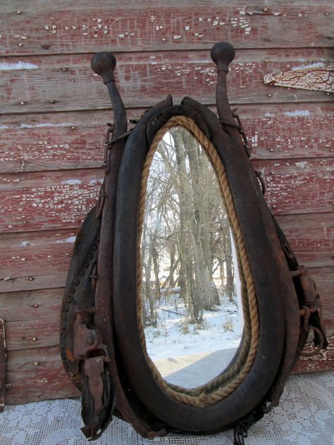 Antique Vintage Horse collar Mirror Horse Hames by Holliezhobbiez Horse Collar Ideas, Old Horse Tack Decor Ideas, Horse Collar Decor Ideas, Horse Harness Decor Ideas, Horse Collar Decor, Horse Halter Shadow Box Ideas, Horse Collar Mirror, Rustic Western Mirror, Antique Horse Harness Decor