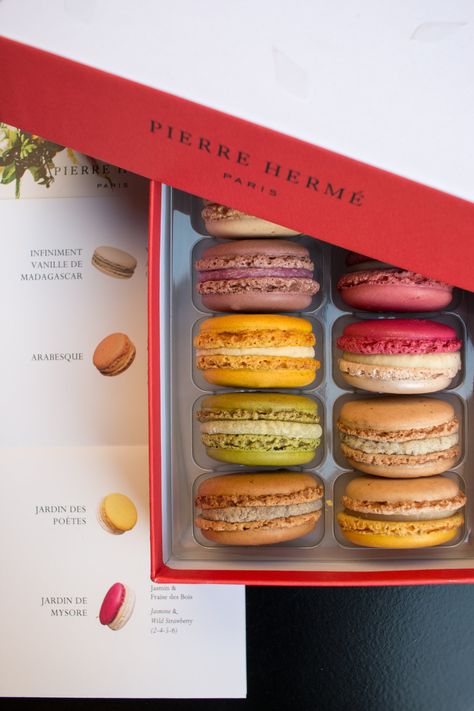 Macarons Packaging Design, Pierre Herme Packaging, Pierre Herme Paris, Macaroons Packaging, Pierre Herme Macarons, Everyday Parisian, Macaroon Packaging, Macarons Paris, Macaron Packaging