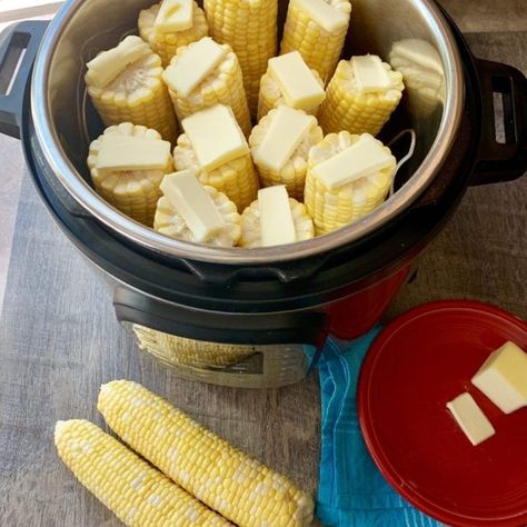 Instant Pot Corn On The Cob - Hollis Homestead Corn In Instant Pot, Frozen Corn On The Cob, Sweet Corn On The Cob, Instant Pot Veggies, Instant Pot Corn, Corn Cookies, Instapot Meals, Autumn Olive, How To Cook Corn