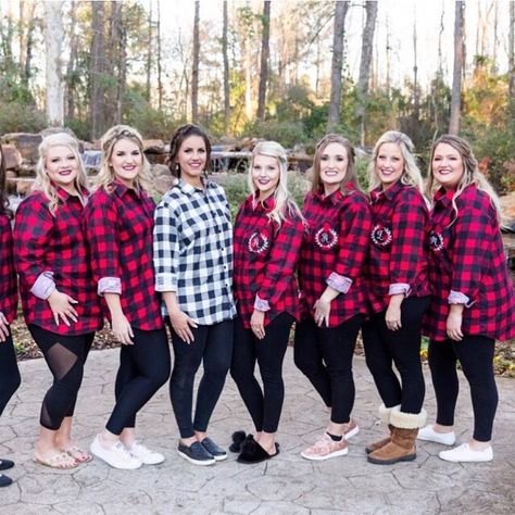 Flannel Wedding, Fall Winter Wedding, Oversized Flannel Shirt, Bachelorette Party Hat, Customized Bridesmaid Gifts, Personalized Jacket, Shirt Flannel, Matching Christmas Shirts, Girls Robes