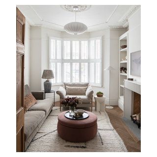 Clapham Townhouse - Victorian - Living Room - London - by Lu Fitoussi-Findlay | Houzz UK Scandi Victorian Living Room, Edwardian Living Room Ideas, Townhouse Victorian, Edwardian Living Room, London Living Room, Small Space Nursery, Victoria House, Victorian Living Room, London Living