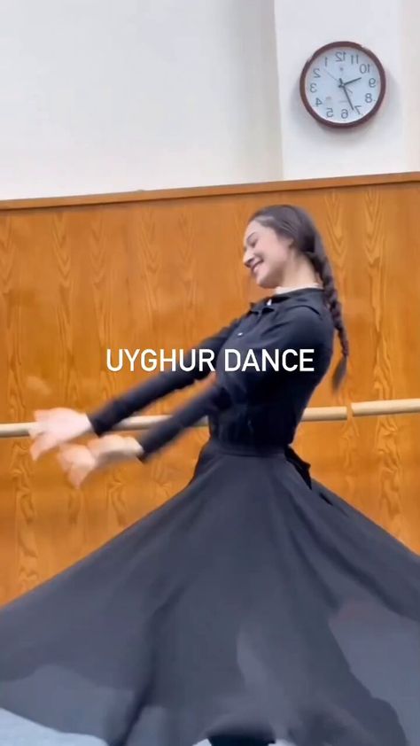 Turkey Dancing, Uyghur Culture, Turkish Dance, Turkey Dance, Barbie Lego, Aesthetic Toys, Lego Animation, World Aesthetic, Princess Dance