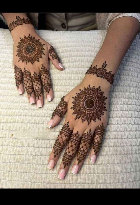 Mandela Mehandi Art, Mandela Mehandi Designs For Hands Simple, Mehndi Designs For Teej Festival, Teej Mehendi Design, Mehendi Aesthetic, Simple Henna Designs Hand, Brother And Sister Tattoo Ideas, Teej Festival, Sister Tattoo Ideas